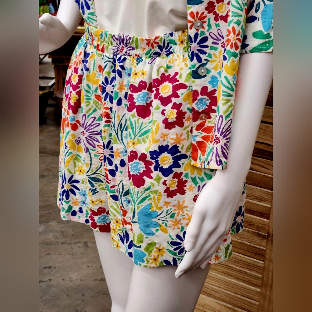 Size Small nlt Dalila Colorful Floral Shorts (new with tags) Made In USA